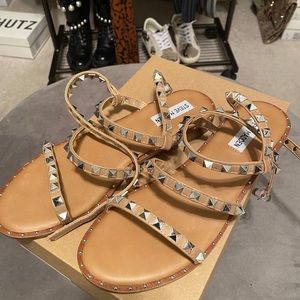 Steve Madden Studded sandals